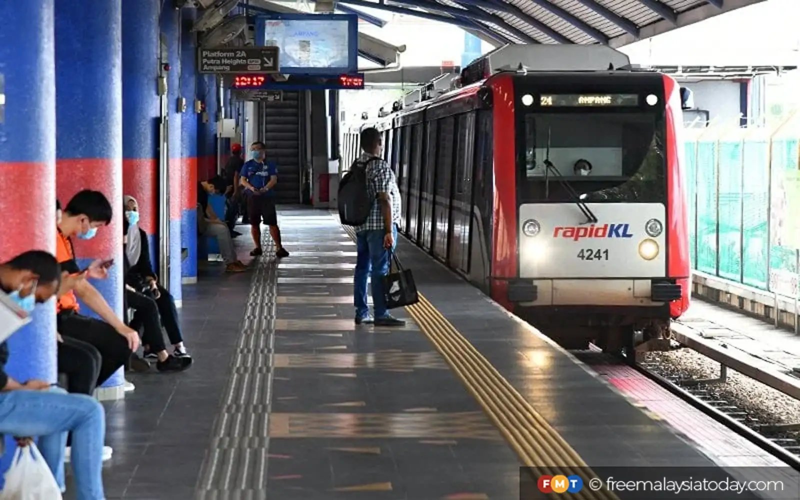 Teen nabbed for trespassing on LRT tracks for fun