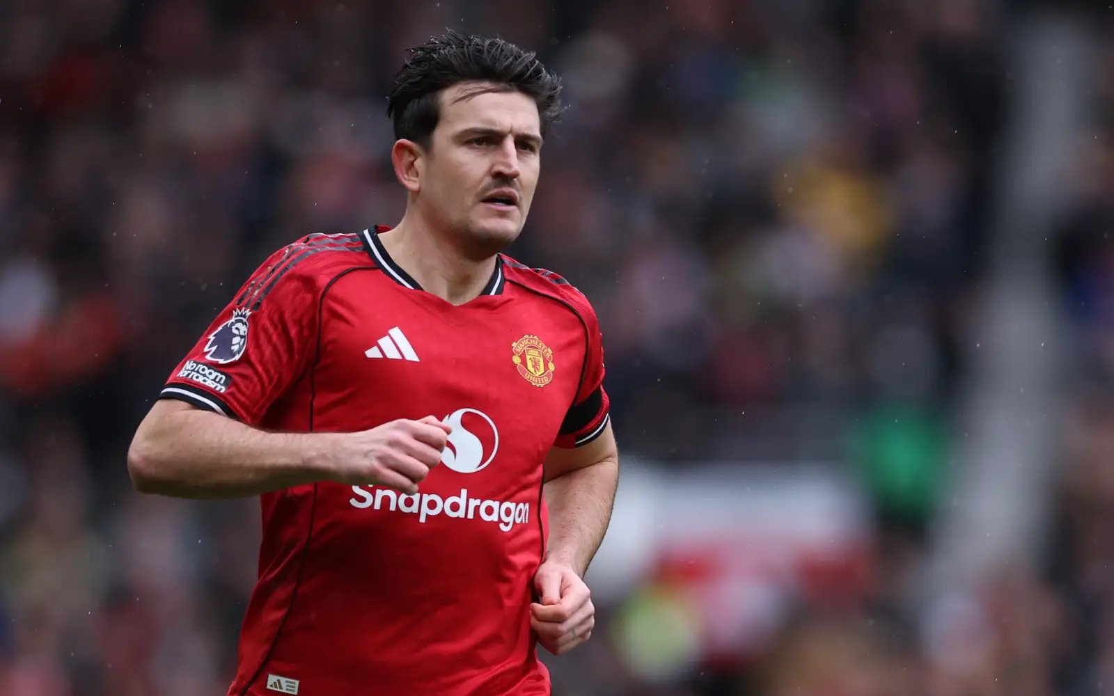 Maguire signs 1-year Man Utd contract extension