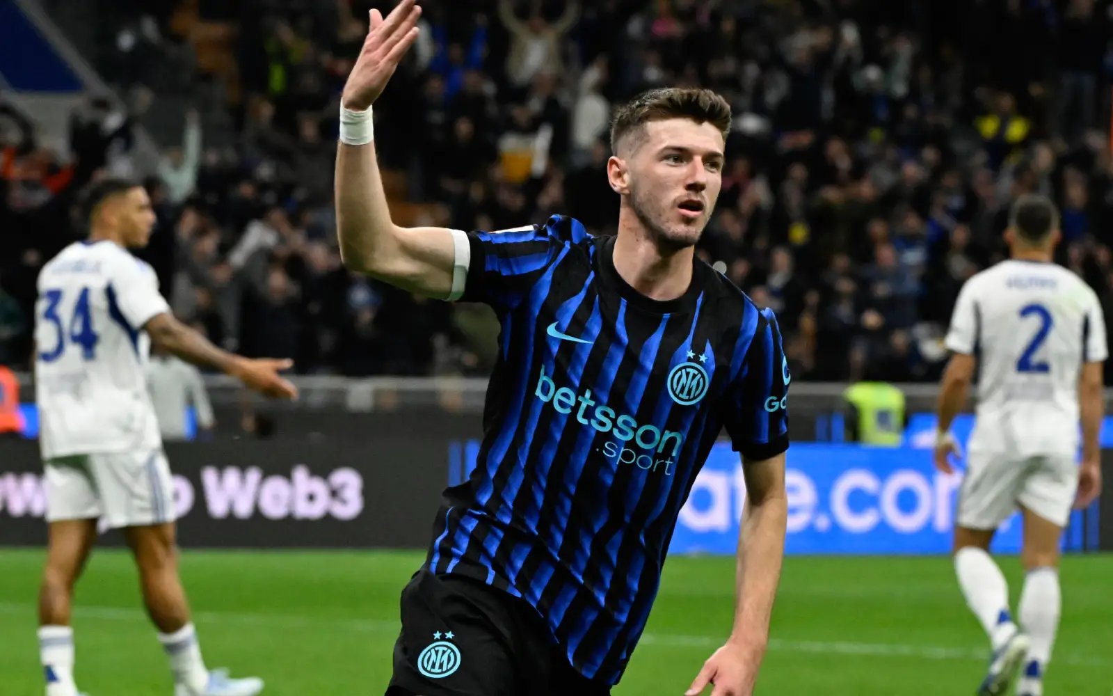 Inter roar back to beat Como and reach Italian Cup final