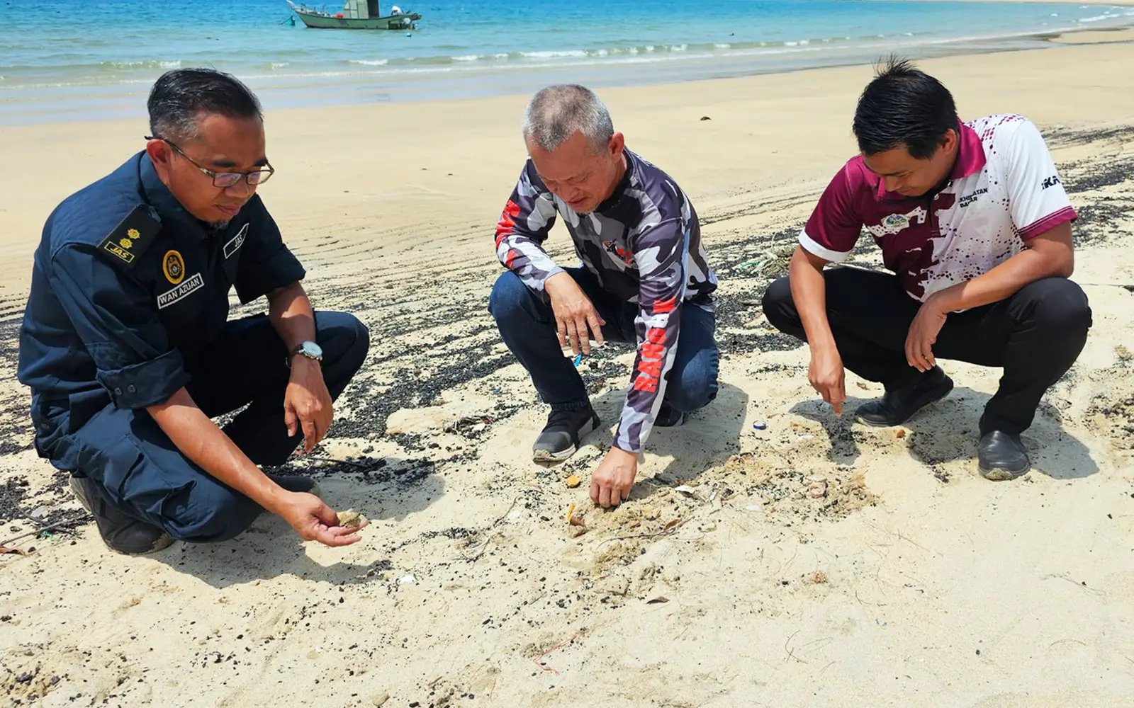 Terengganu environment dept ordered to act against ship after oil spill