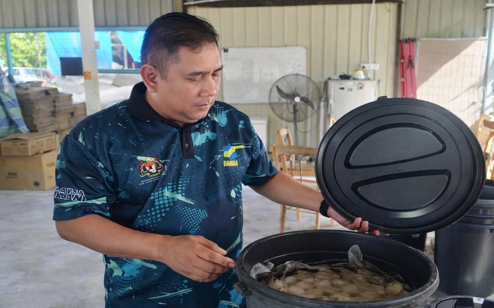 Melaka duck farmer’s cleaner take on ‘telur masin’