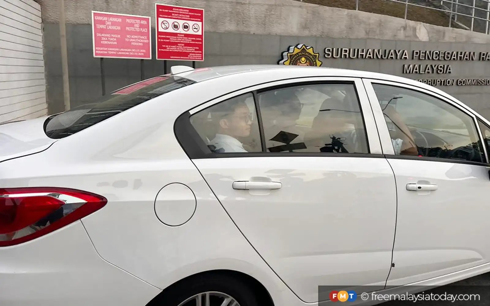 James Chai leaves MACC HQ after 8.5 hours