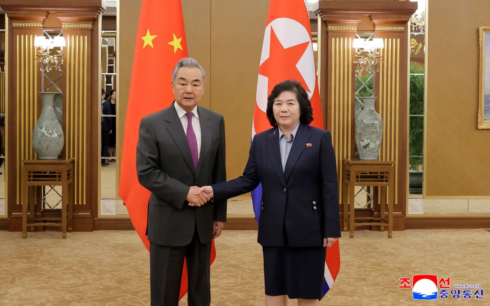 China slams US pressure on North Korea on trip to Pyongyang