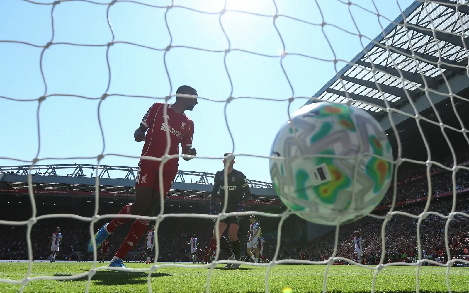 Liverpool close in on Champions League with Crystal Palace win