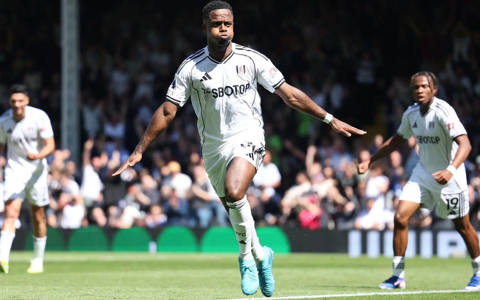 Villa slip up as Fulham keep European dream alive