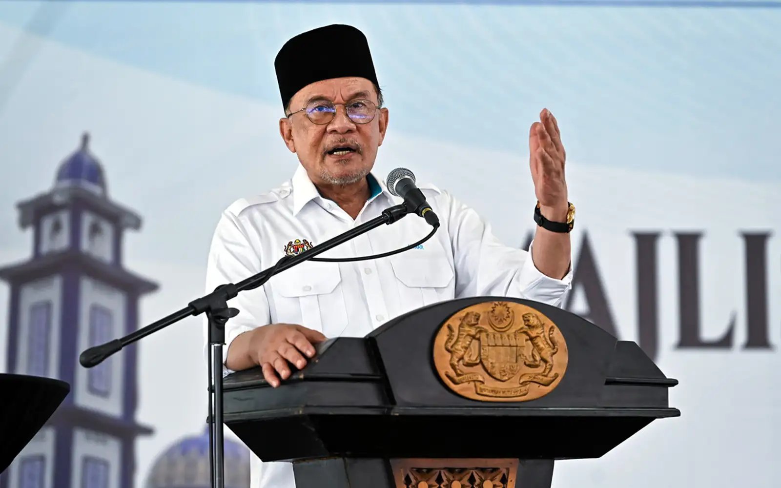 Good ties with all countries crucial, says Anwar