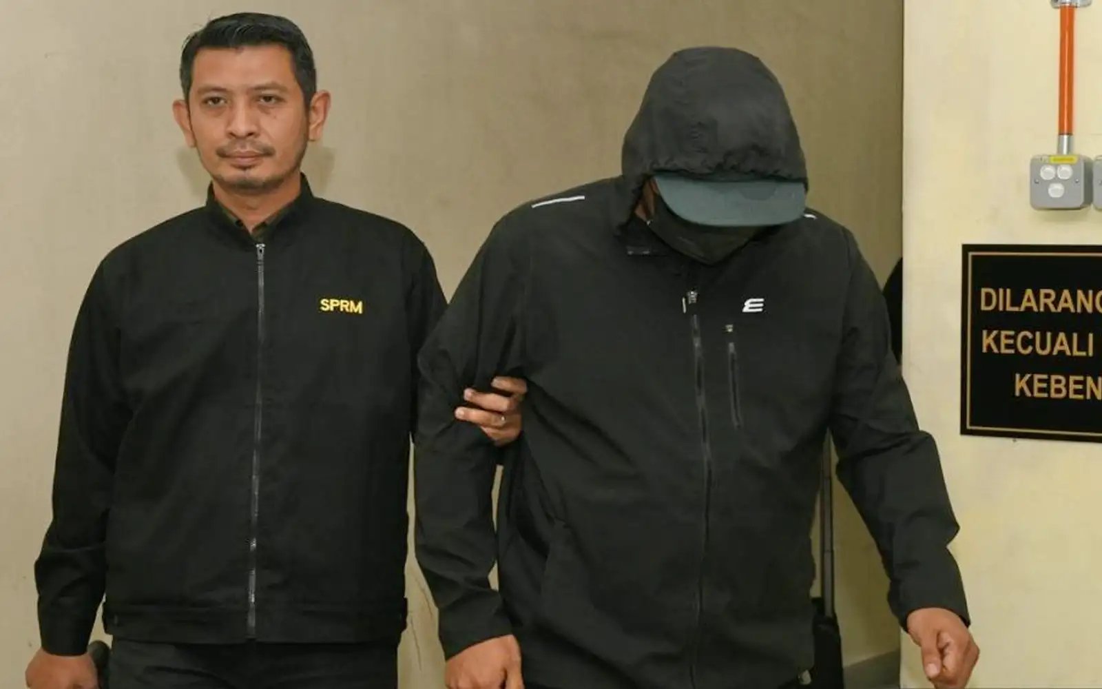 Inspektor polis mengaku tak salah rasuah RM11,500