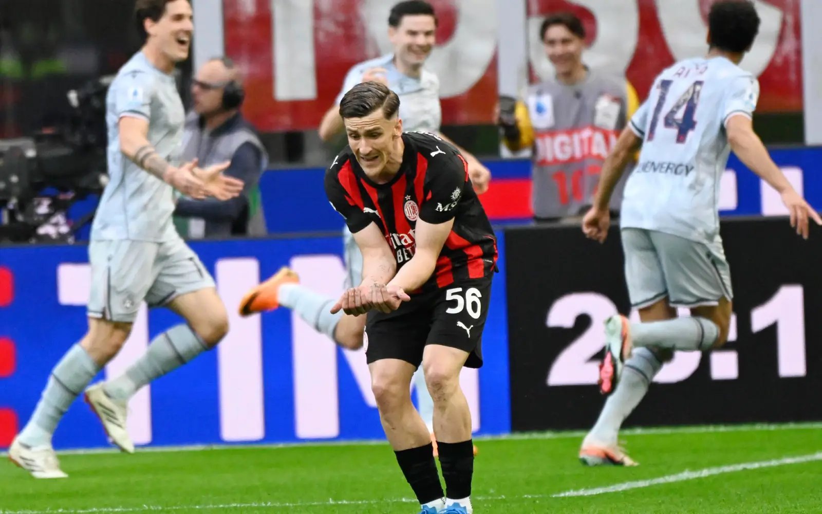 Milan’s Serie A title hopes in tatters after shock Udinese defeat, Juve fourth