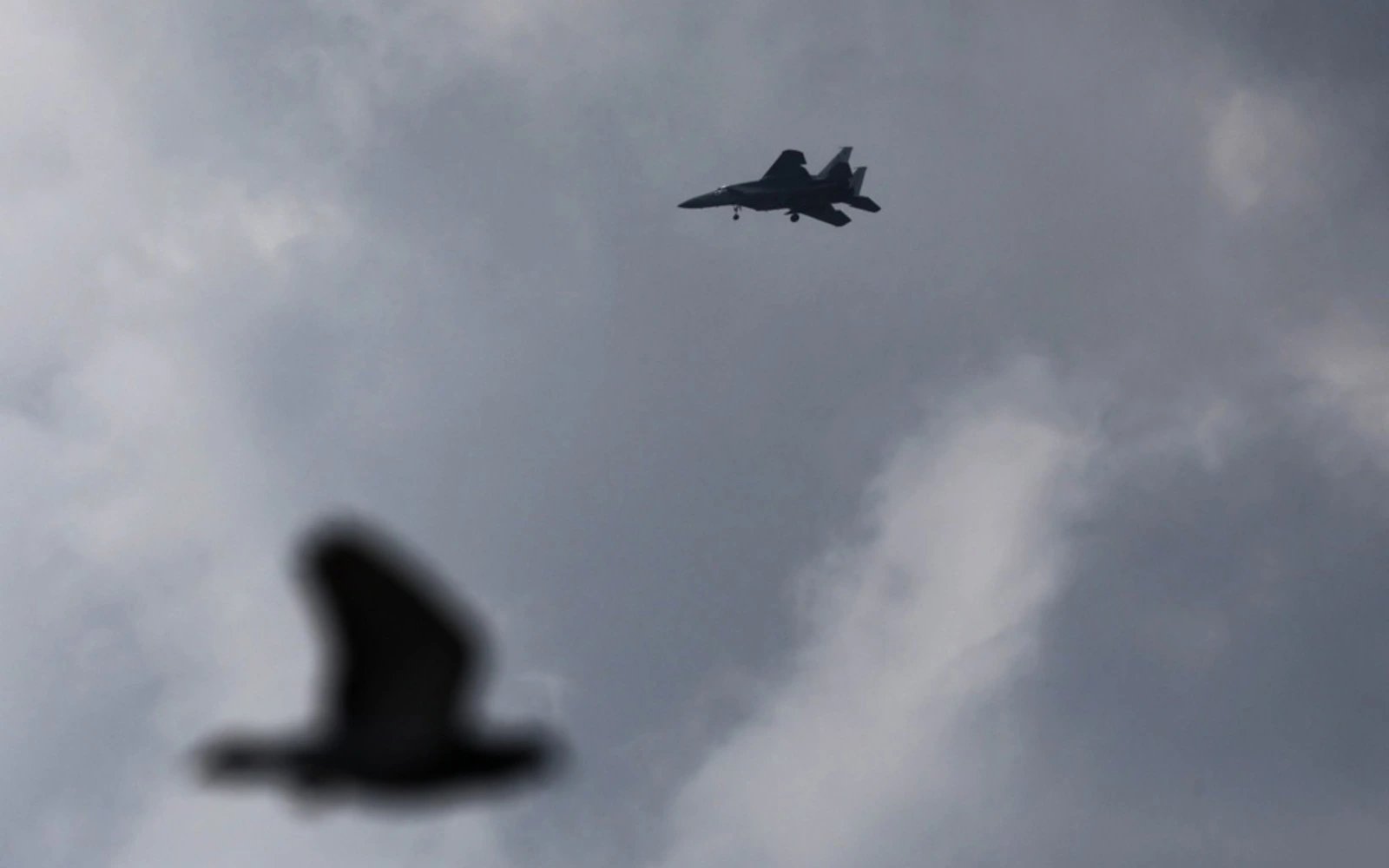 US rescues missing airman after F‑15 downed in Iran