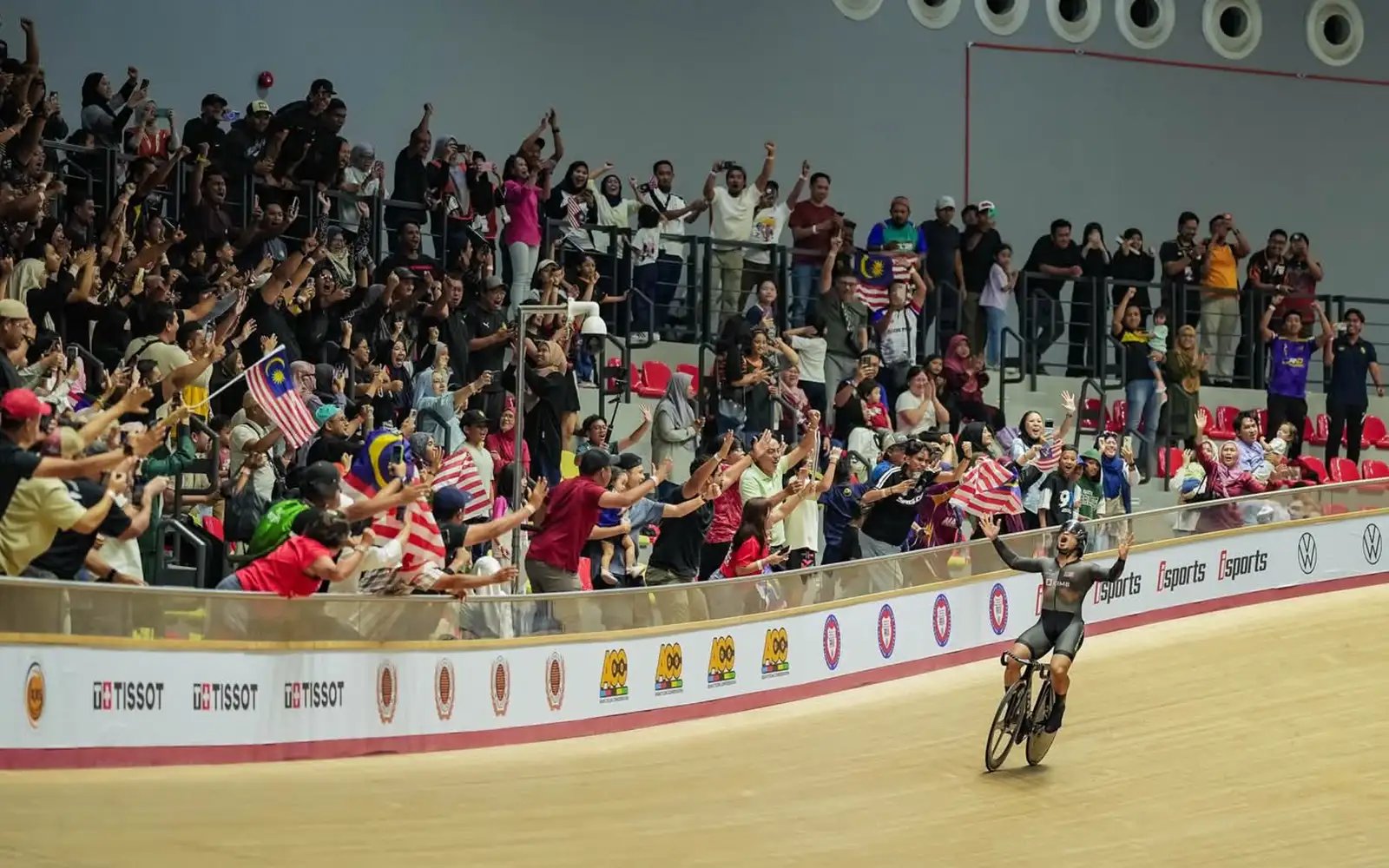 Malaysia’s forever champion: Azizulhasni’s standing ovation