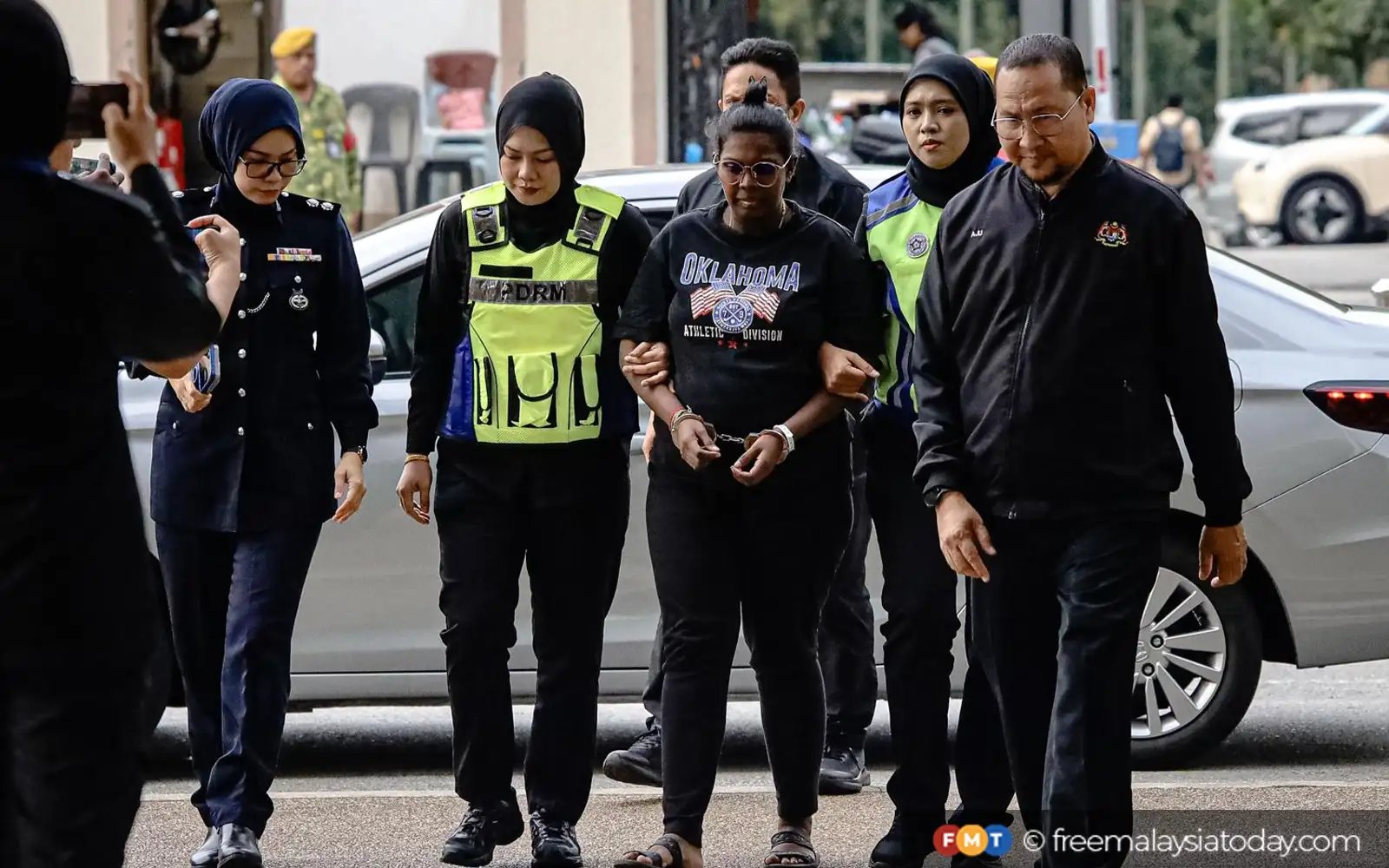 Pregnant woman, mother charged with abusing toddler