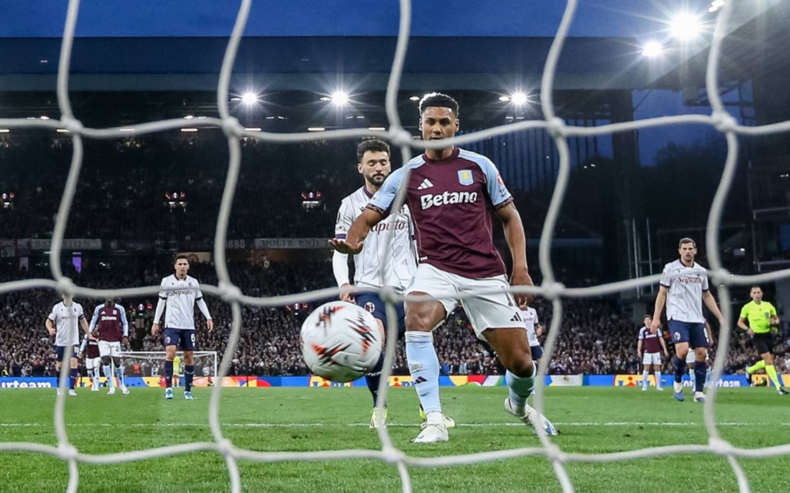 Villa and Forest set up all-English showdown in Europa League semis