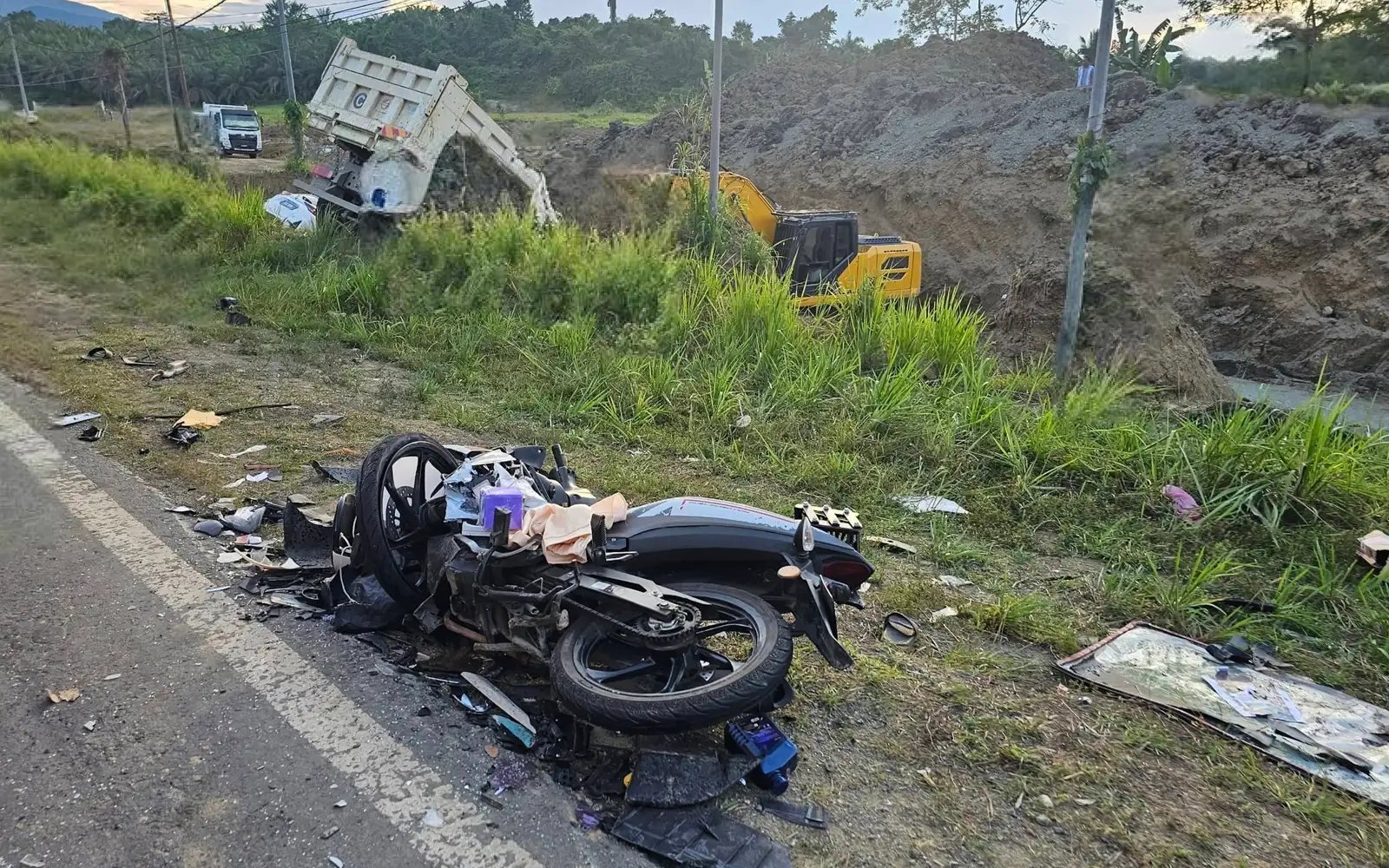 1 dead, 7 injured in 5-vehicle pile-up in Sabah