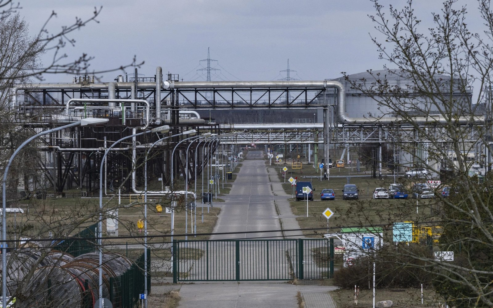 Russia says will halt flow of Kazakh oil to Germany