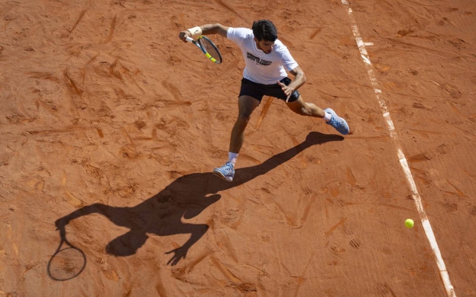 Alcaraz plans to play full clay-court season, get ‘socks dirty’