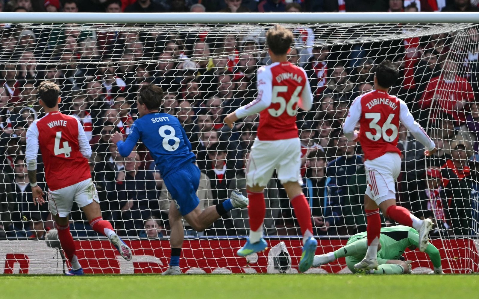 Arsenal’s defeat blows Premier League title race wide open