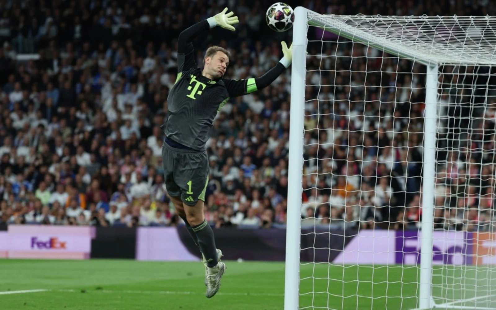 Bayern’s Kompany praises Neuer’s ‘special’ display in win at Real Madrid