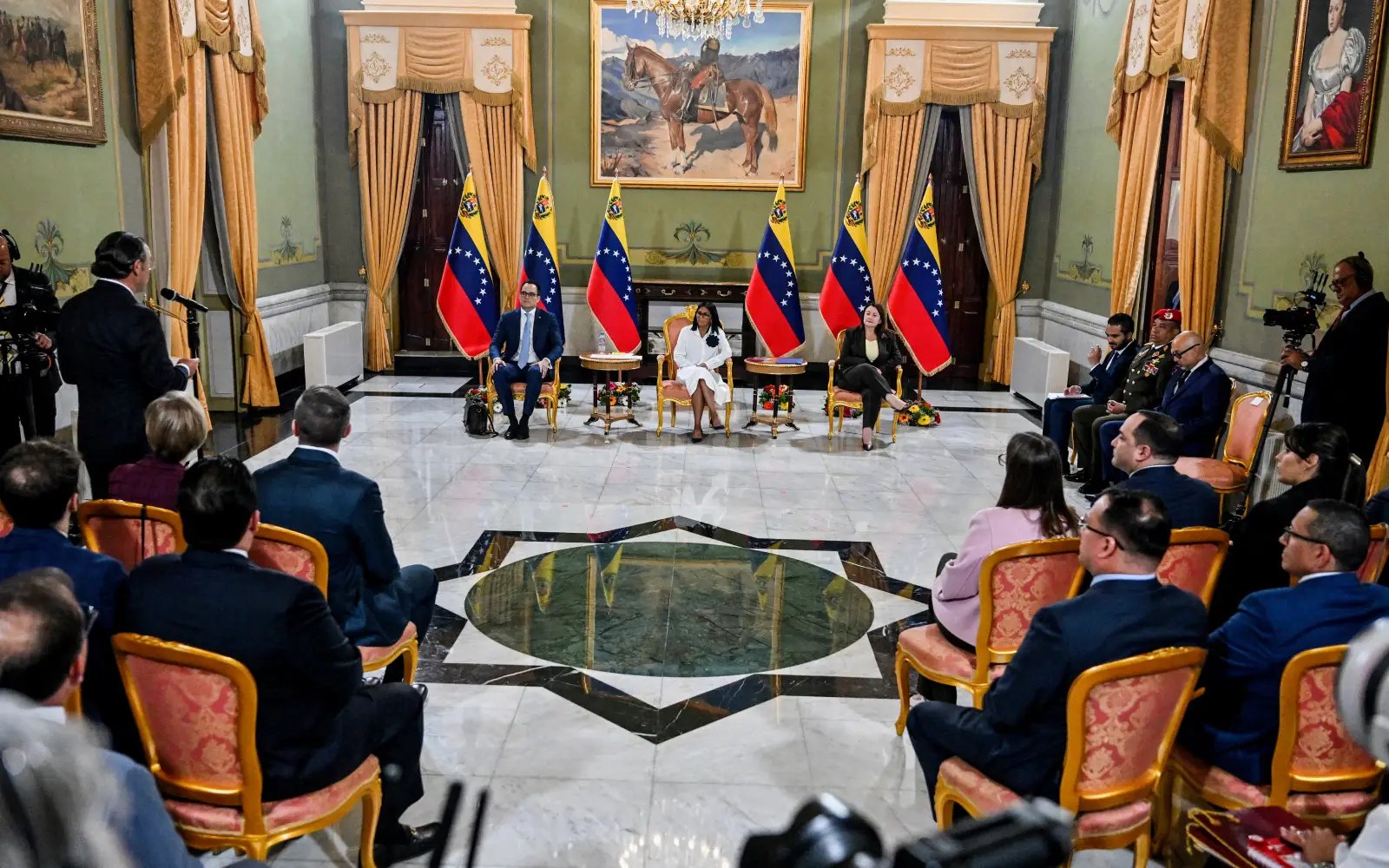 Venezuela, Chevron strike deals to expand oil operations in key region