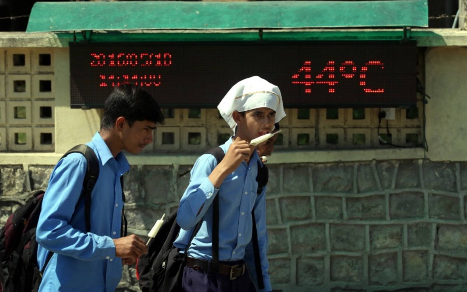 India orders school ‘water bells’ to beat heatwave