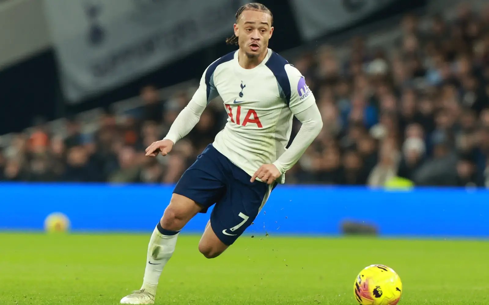 Tottenham’s Simons to miss World Cup after knee injury