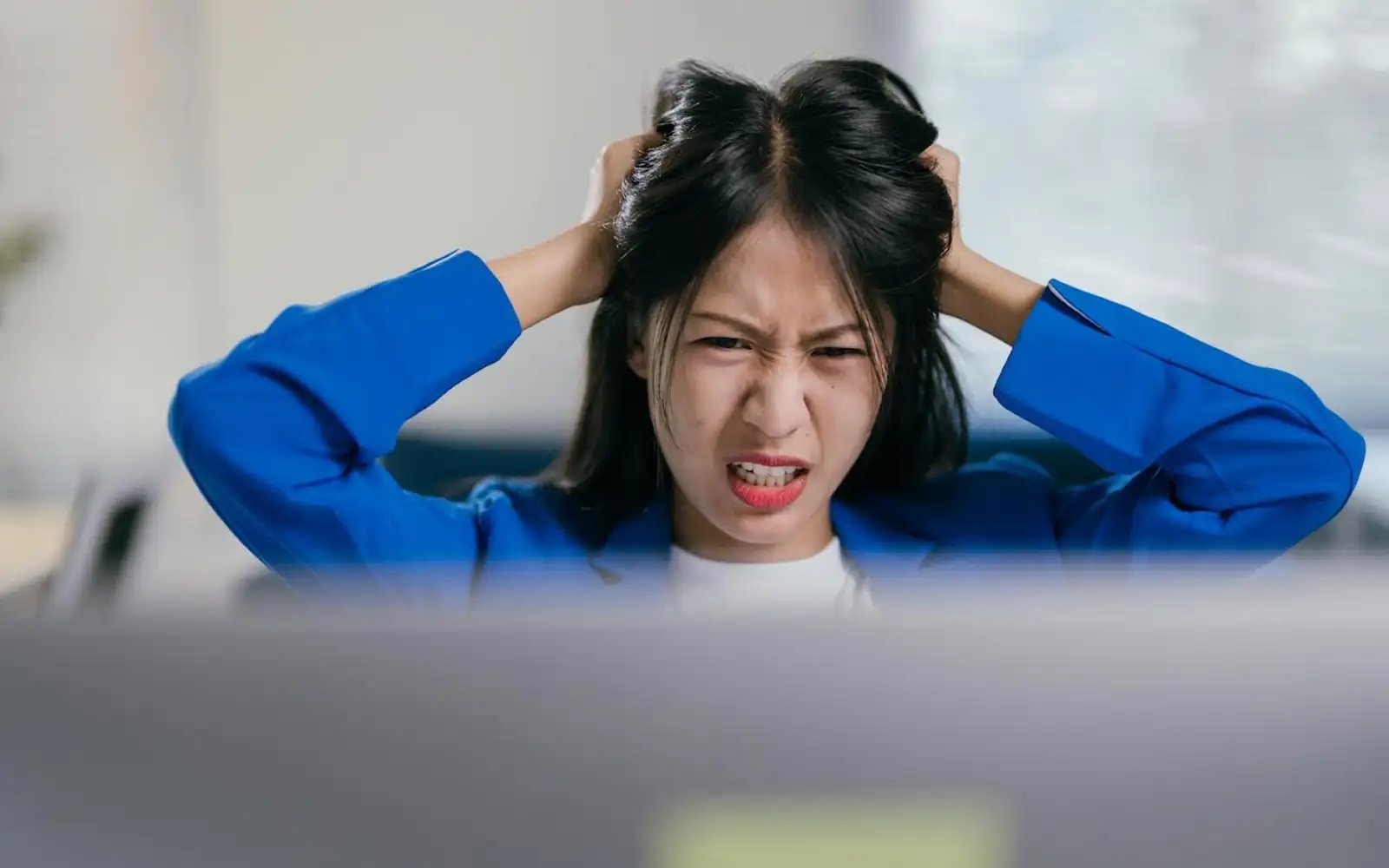 7 annoying communication habits employees should avoid