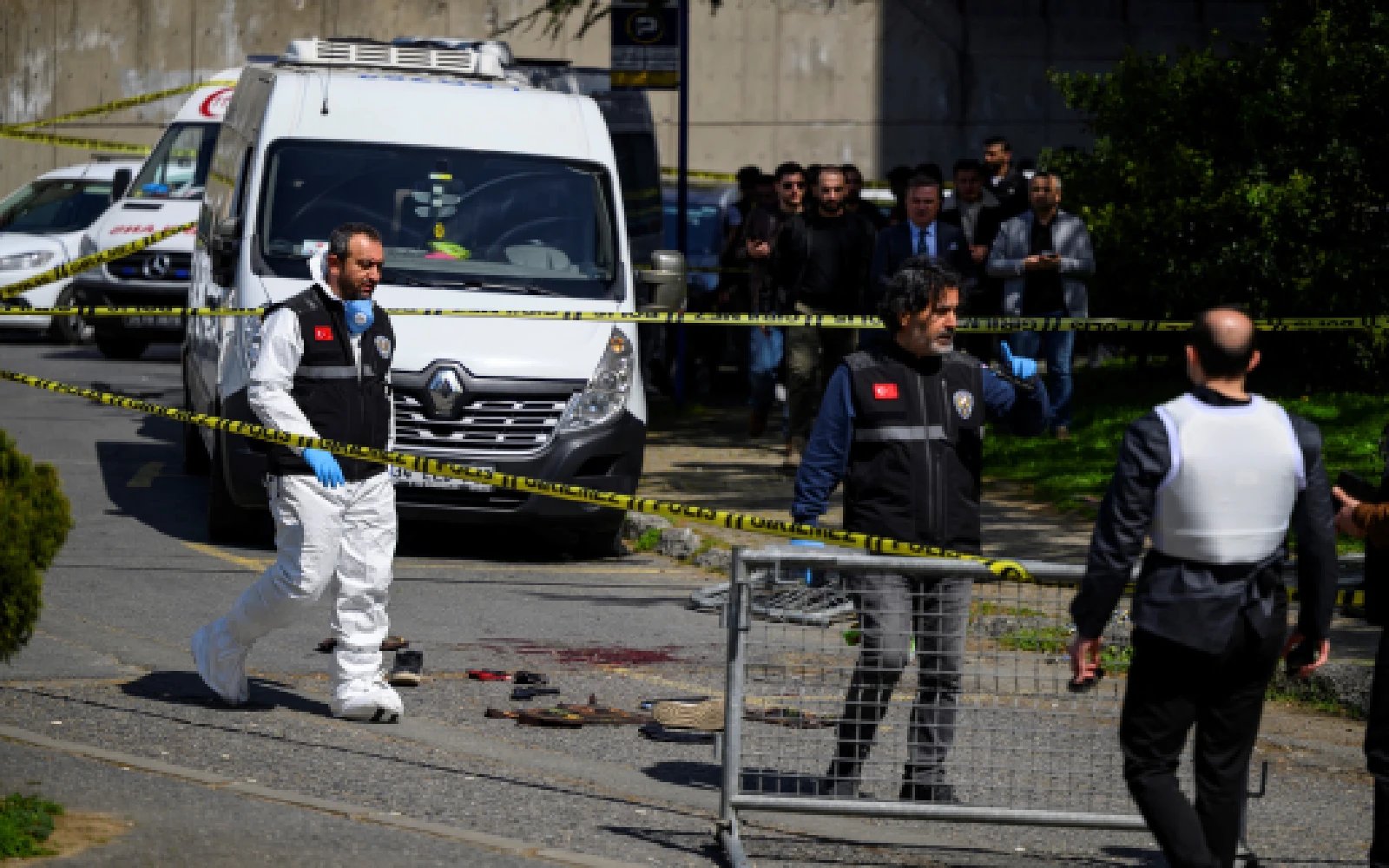 Gunman killed, 2 wounded in shootout outside Israel’s Istanbul consulate