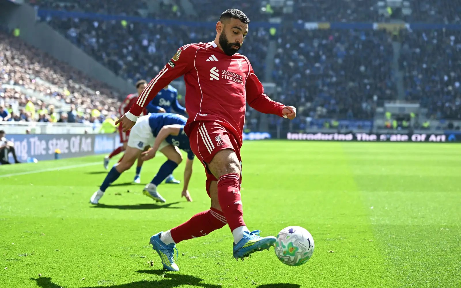 Liverpool’s Van Dijk scores late winner in 2-1 derby win over Everton