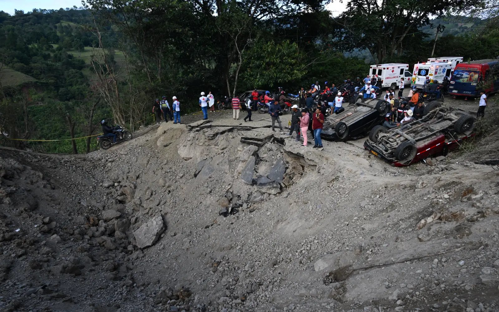 Bomb attack on Colombian highway kills 14 ahead of election