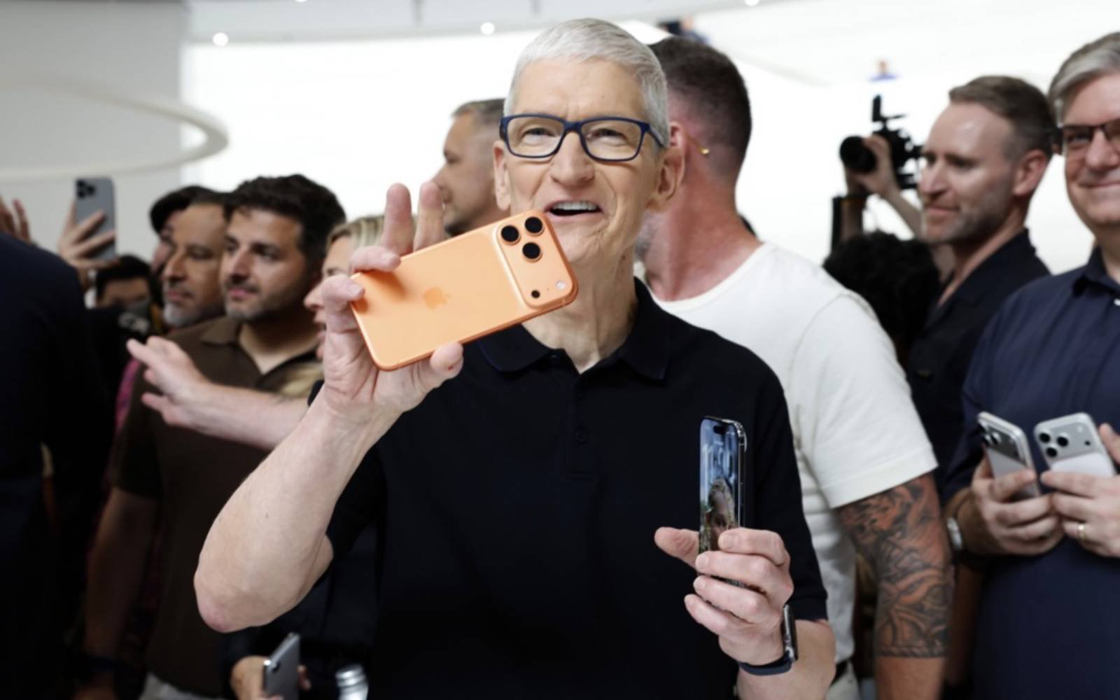 Apple’s Tim Cook to step down as CEO in September
