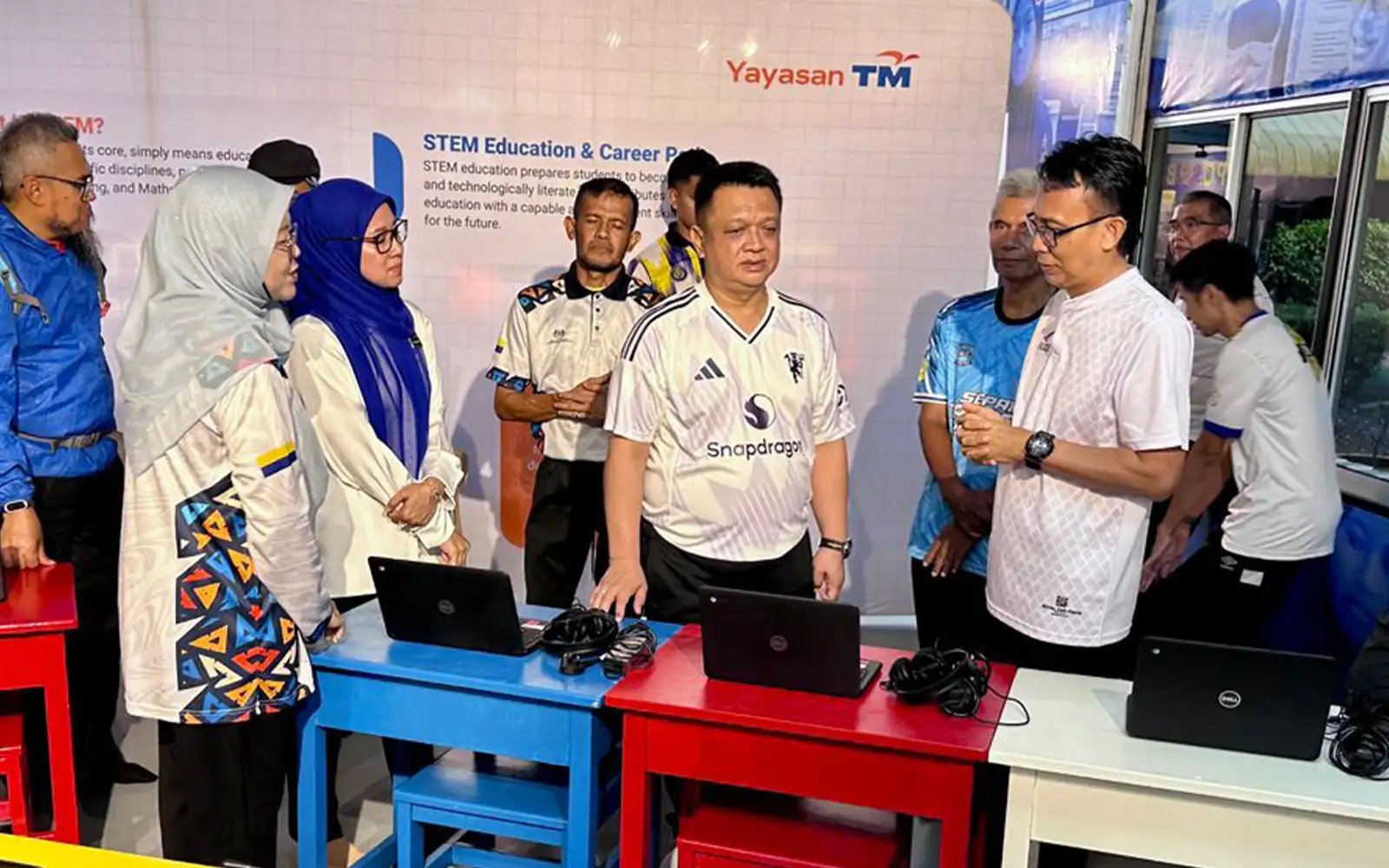 Raja Muda Perlis rasmi ‘Hub Digital Showcase’ di SK Oran