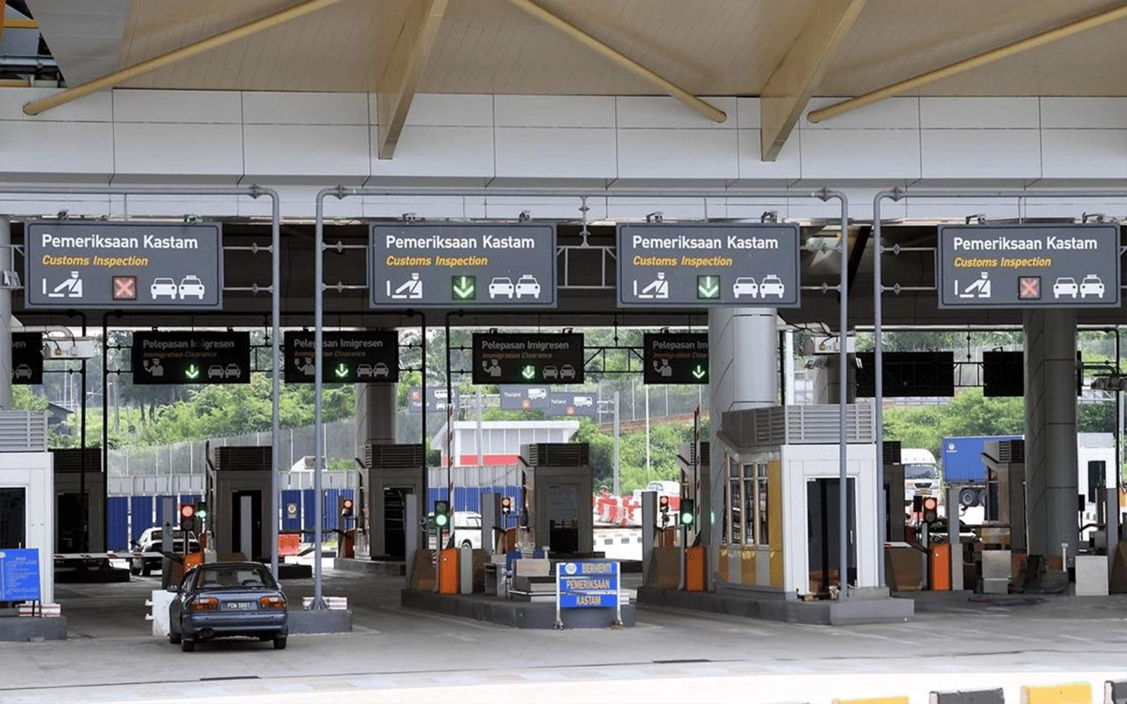 Thai soldier held at Bukit Kayu Hitam over petrol smuggling attempt