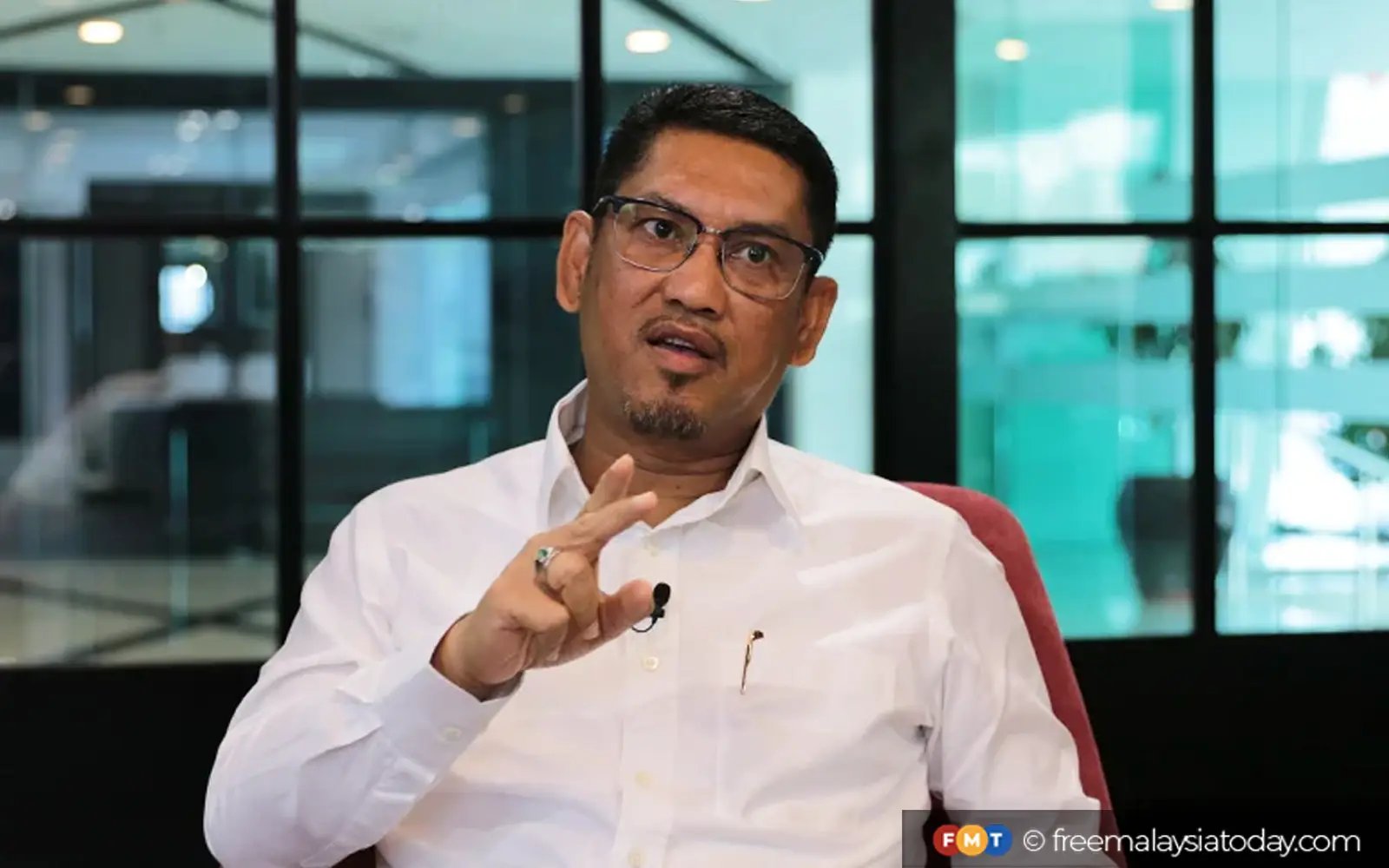PN out of political fodder in Perak, say analysts