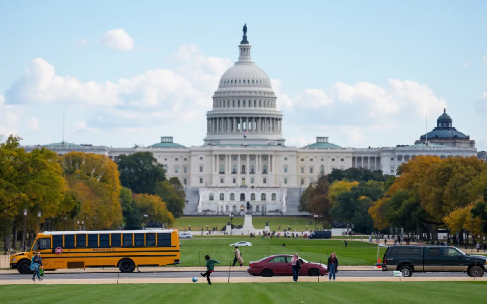 Armed man shot by US Secret Service near White House