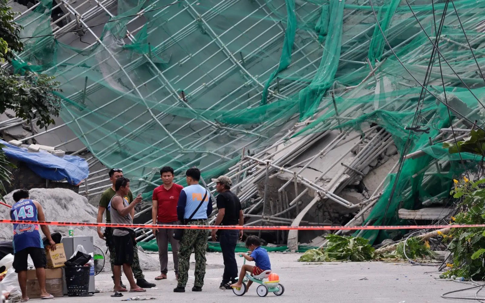 Philippines ends rescue operation for 12 missing in building collapse