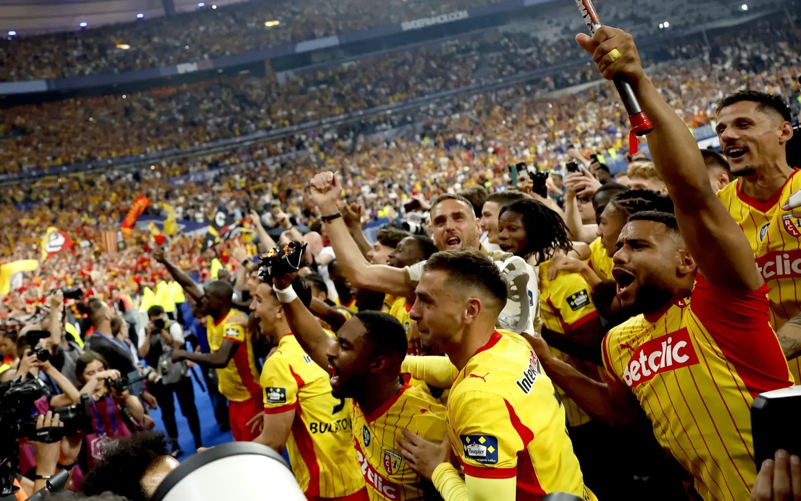 Lens beat Nice to win French Cup for first time