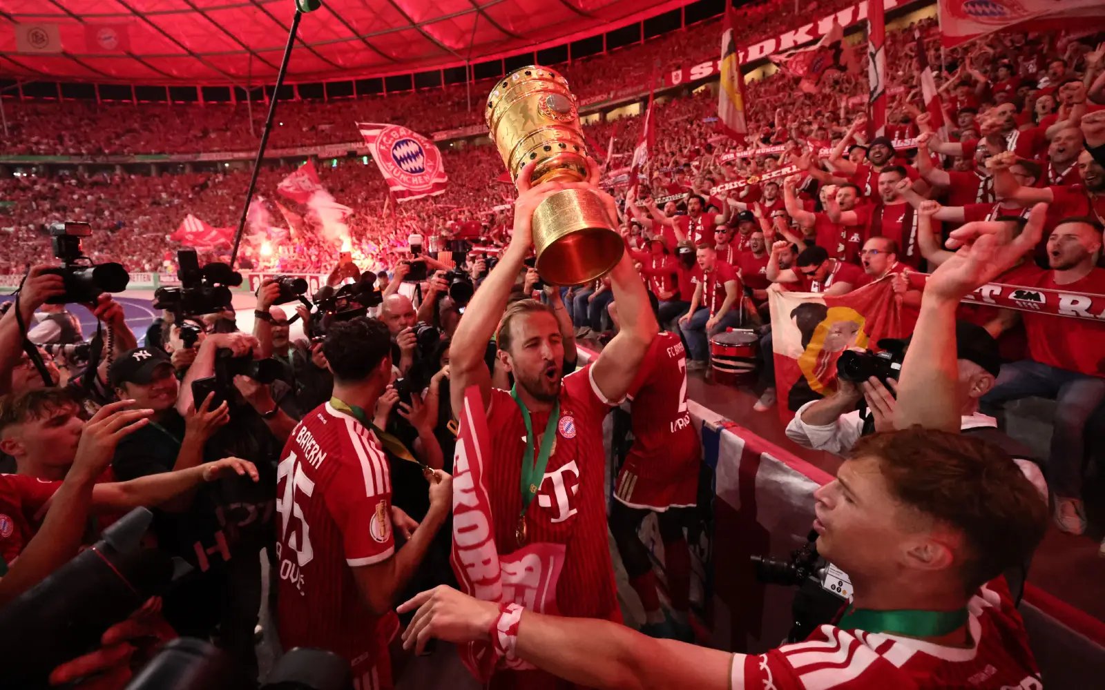 Kane hattrick seals double as Bayern claim 21st German Cup