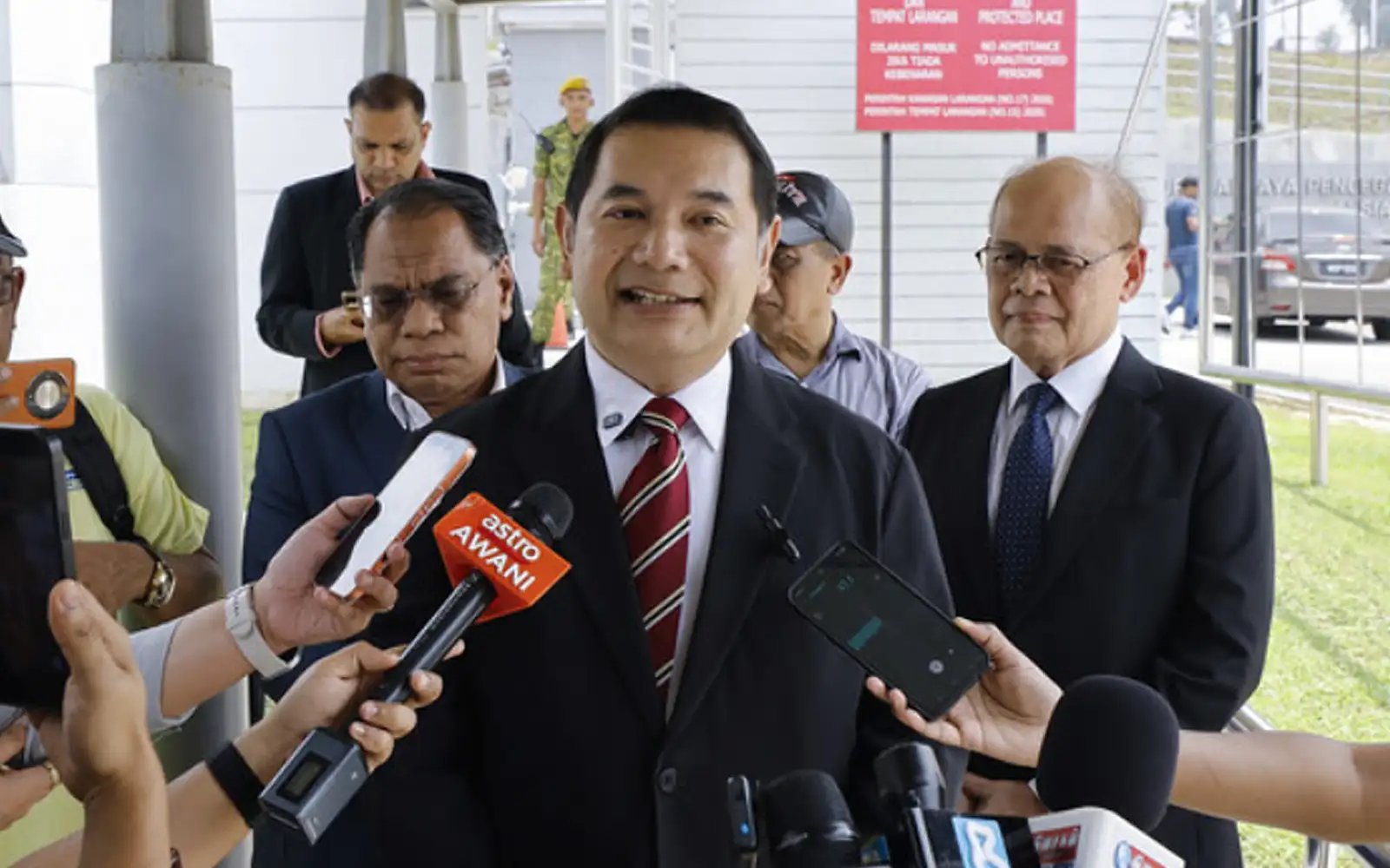 Urusan pelaburan RM1.1 bilion teratur, patuhi prosedur, dakwa Rafizi