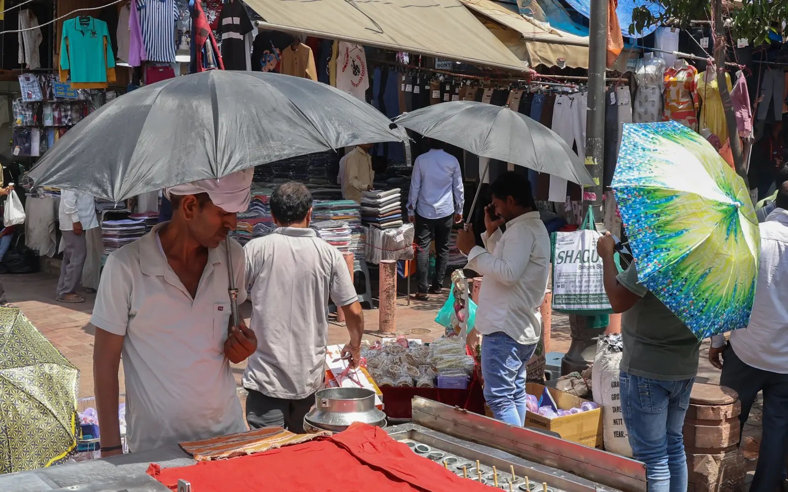 Heatstroke kills 16 in India as temperatures climb