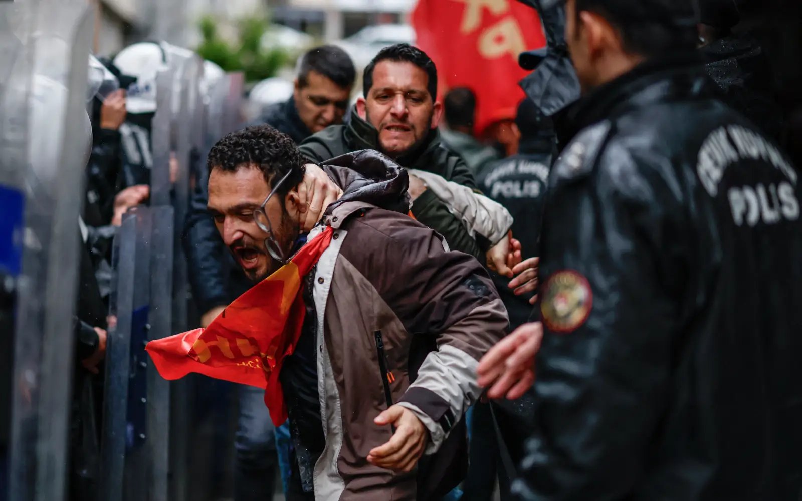 Turkish cops fire tear gas, arrest dozens at May Day rallies