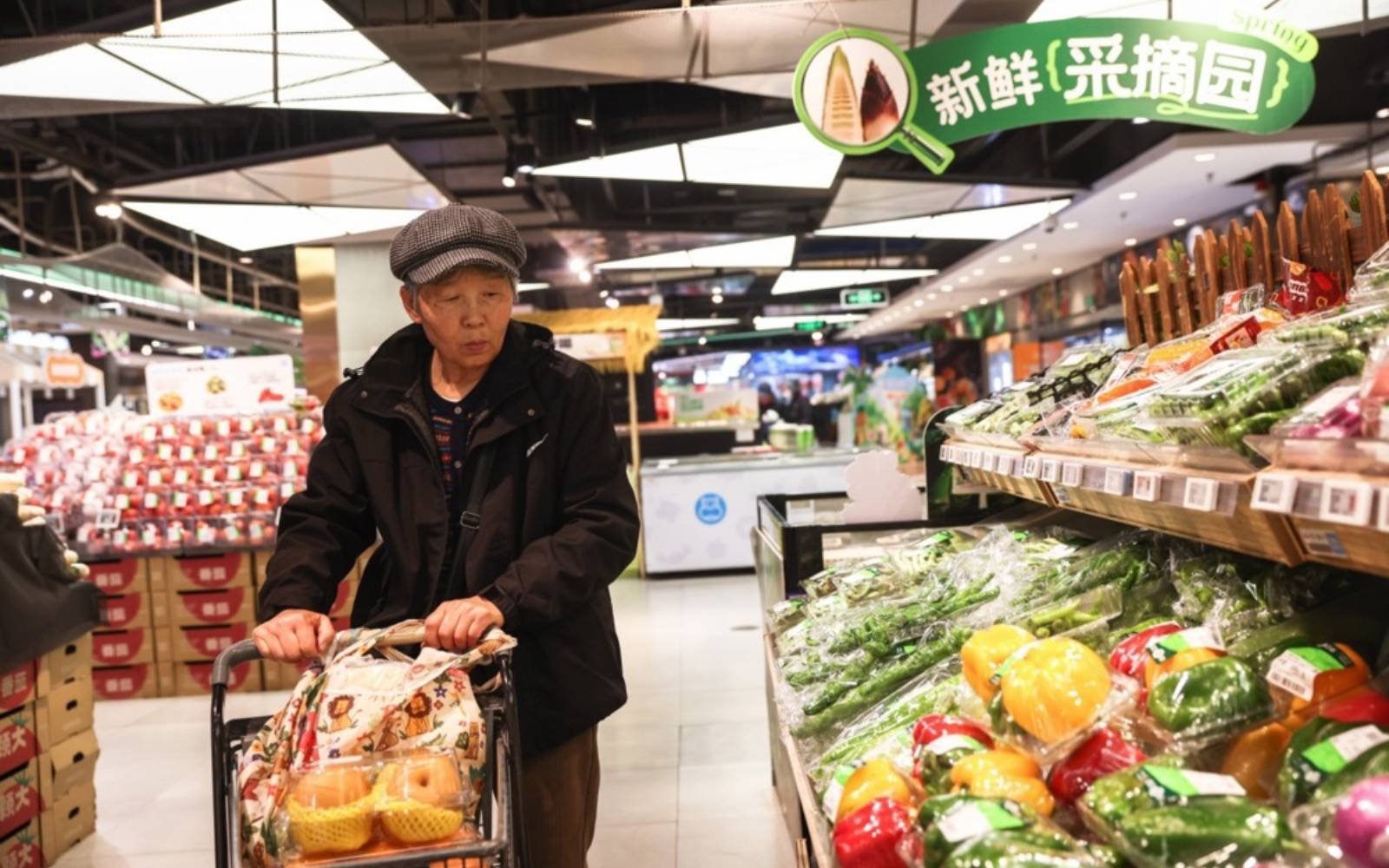 China’s April consumer spending growth slowest in years