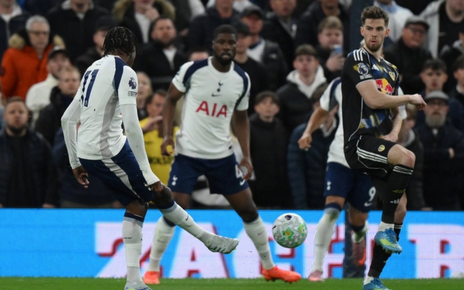 Leeds’ draw leaves Spurs deep in relegation peril