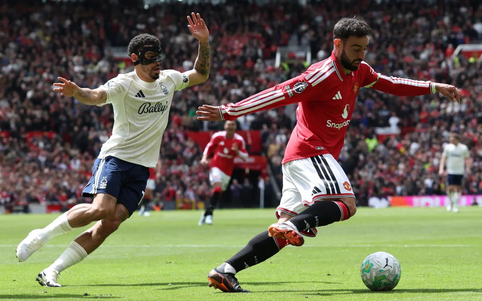 Fernandes equals assist record in Man Utd win over Forest