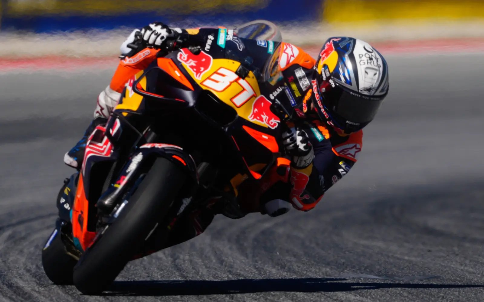 Acosta takes pole, Bezzecchi crashes in Catalan MotoGP qualifying
