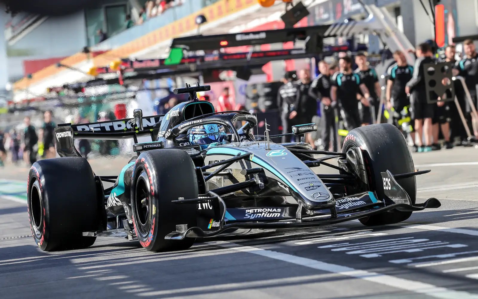Russell grabs pole for Mercedes 1-2 at Canadian GP
