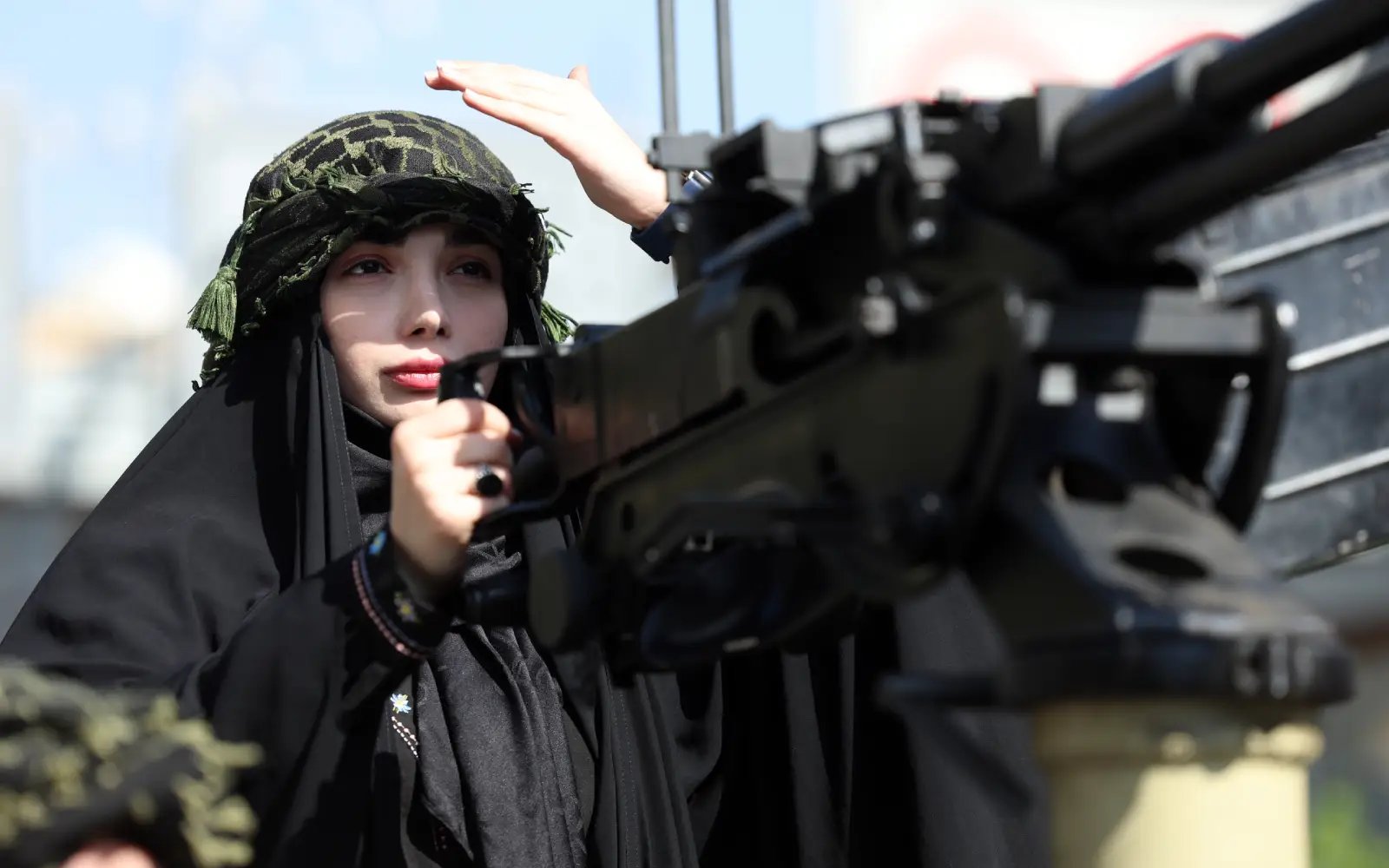 Iranian civilians learn assault rifle basics to fend off US