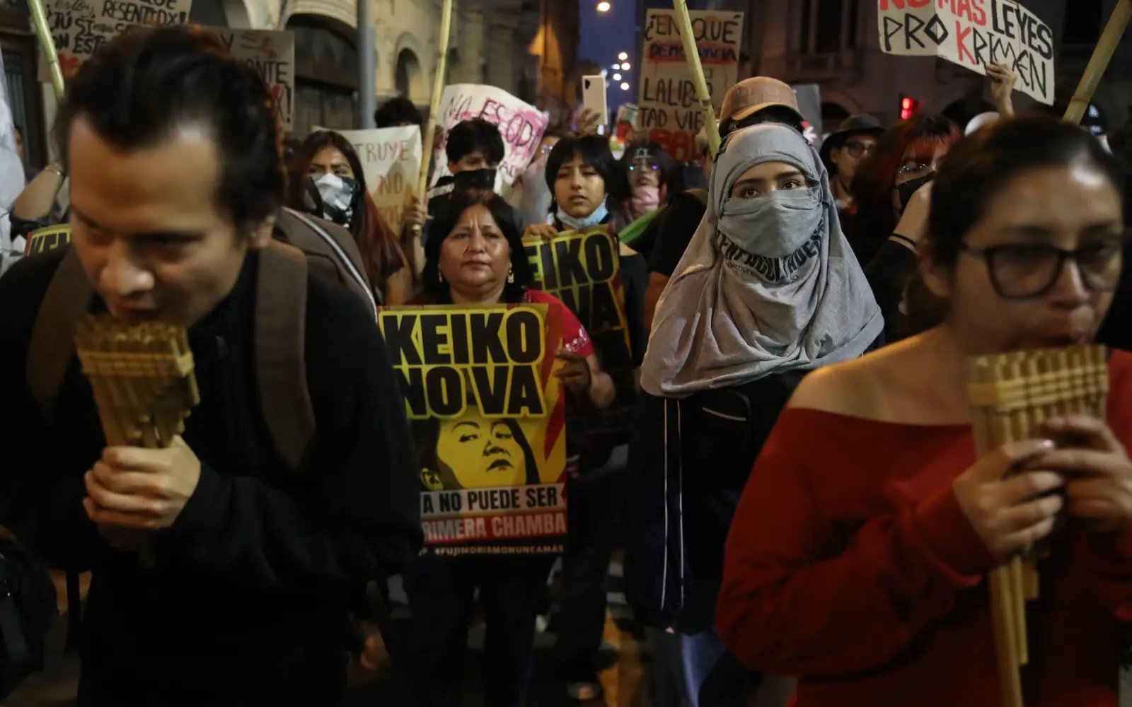 Hundreds march in Peru against right-wing presidential candidate