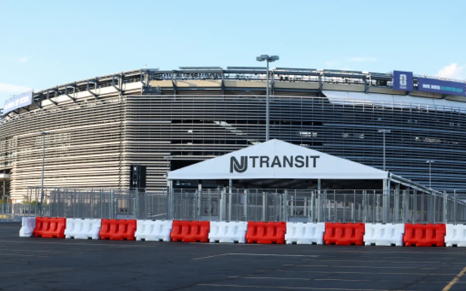 Rail fare to World Cup final stadium is cut to US$105