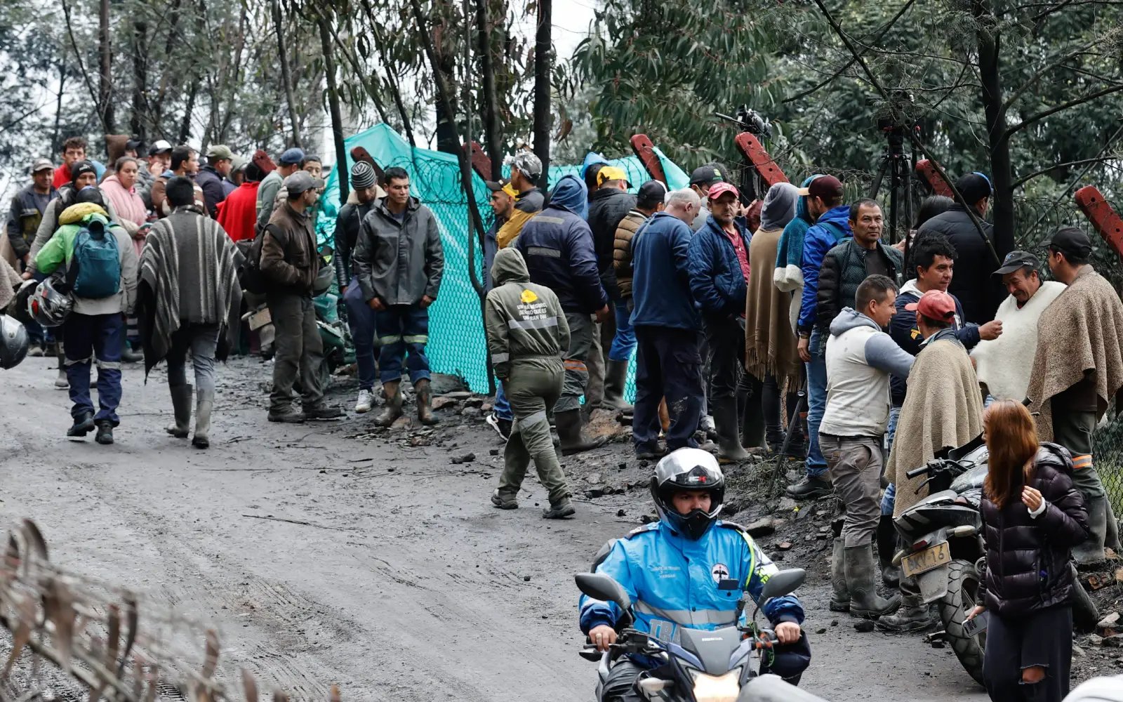 Explosion at coal mine in Colombia, at least 4 trapped