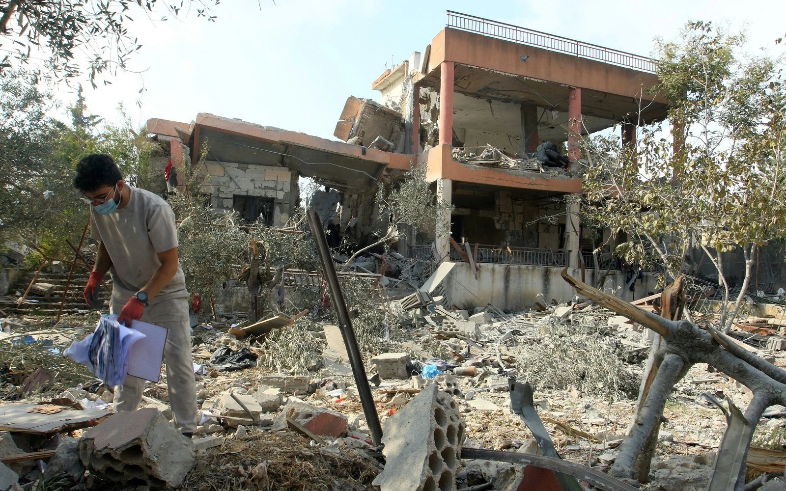 Israeli strikes kill six in south Lebanon