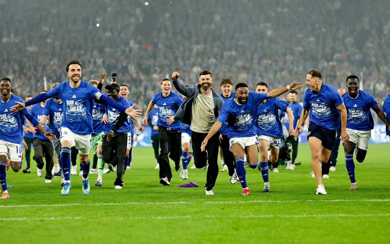 Schalke return to Bundesliga after 3-year absence
